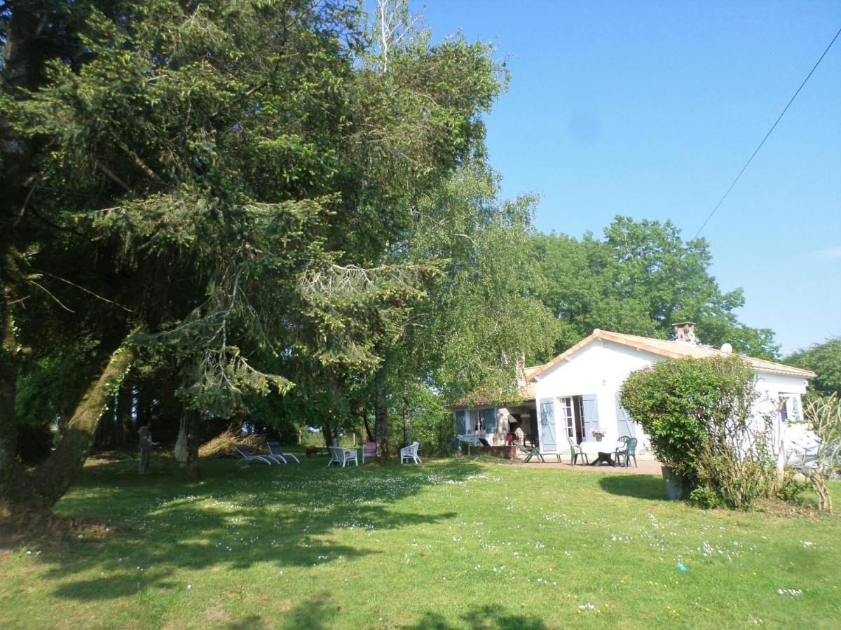 La Folie Hotel Breuil-Barret Exterior photo